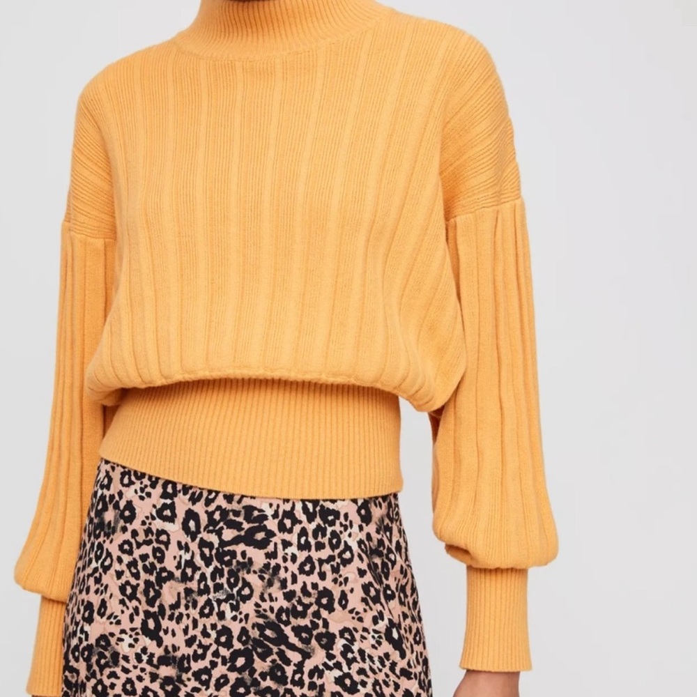 Aritzia / Wilfred Icalma Yellow Sweater